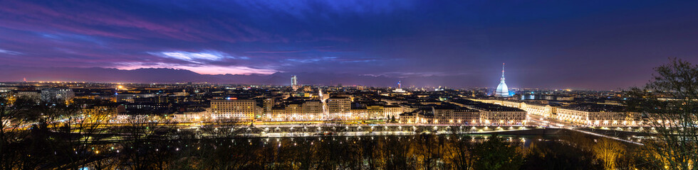 Naklejka premium Evening skyline of Turin in Italy