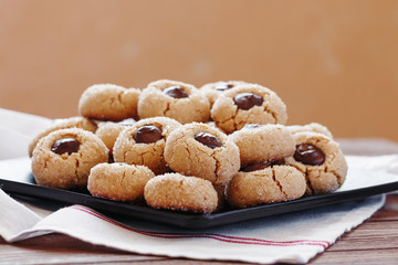 Shugar nut cookies with chocolate