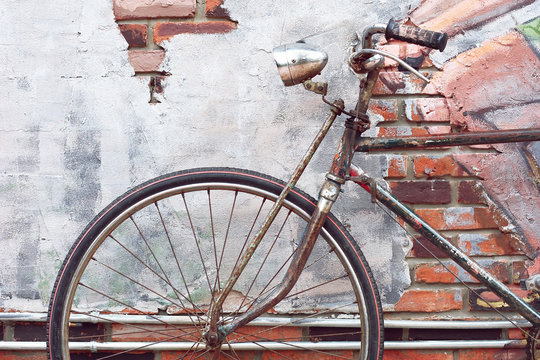 vintage bicycle on grunge background