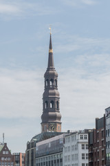 Fototapeta na wymiar Hauptkirche Sankt Katharinen in Hamburg