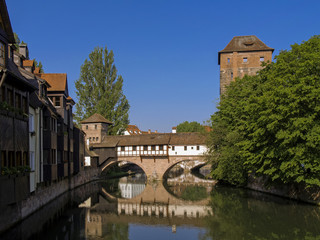 Fototapeta na wymiar Pegnitz river with Henkersteg and Henkerhaus, Nuremberg, Middle Franconia, Franconia, Bavaria, Germany, Europe