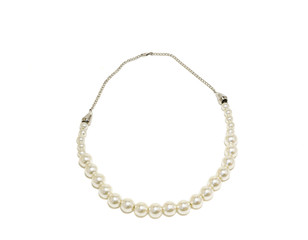 Fototapeta premium Pearl Necklace isolated on white background