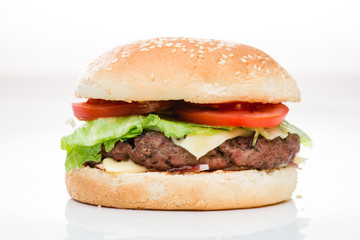 Classic burger, cheeseburger