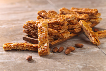 Crispy cookies with honey and almonds