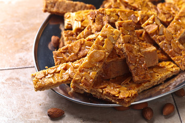 Crispy cookies with honey and almonds