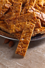Crispy cookies with honey and almonds