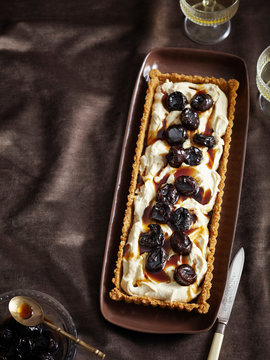 Plate of fruit and cream tart