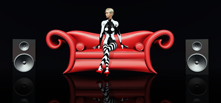 Attraktive Frau auf rotem Sofa mit Lautsprecherboxen