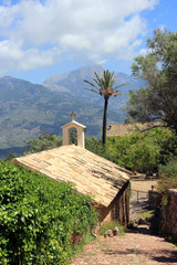 kleine Kapelle mit Palme nahe Soller, Mallorca