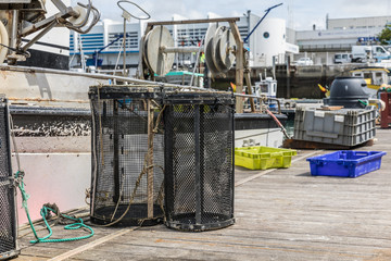 Casier à crevettes sur le ponton