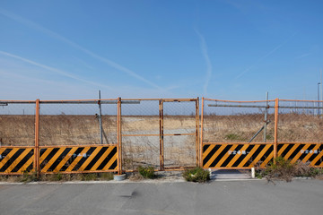 夢洲 侵入禁止の空き地