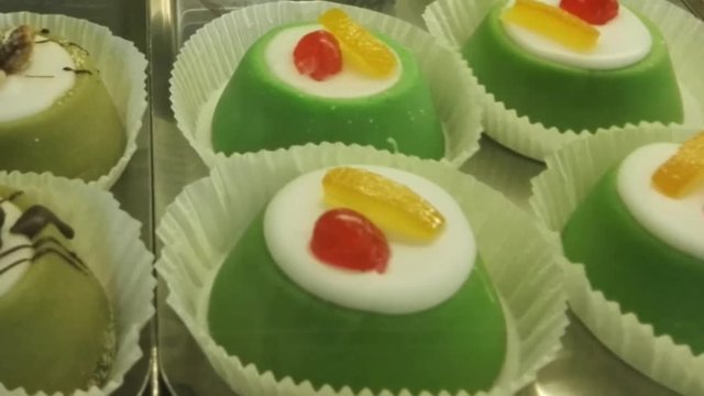Sicilian cassata tracking shot
