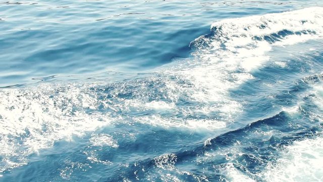 Slow motion of waves in a Mediterranean sea, Hd