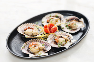 fresh steamed gourmet scallop with asian sweet sour seafood sauce