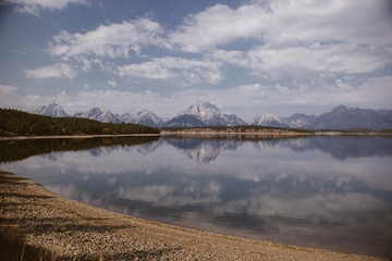 Obraz premium Rocky Mountains on a sunny day