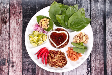 Leaf-Wrapped Bite-Size Appetizer, Miang Kum