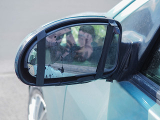 Defect car mirror
