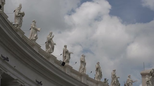 Statues on roof of St. Peter's Basilica, tme lapse
