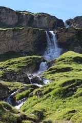 Wasserfall in den Alpen-Österreich