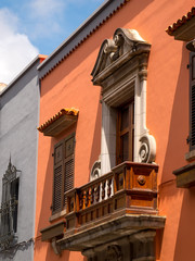 Hausfassade mit kanarischem Balkon San Cristobal de la Laguna, Teneriffa