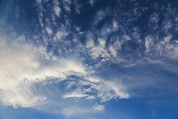 Obraz premium White clouds in blue sky