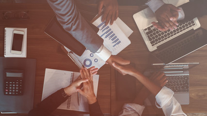 good teamwork meeting in office 