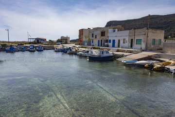 Fototapeta na wymiar Porticciolo e villaggio di Punta Lunga a Favignana, Sicilia 
