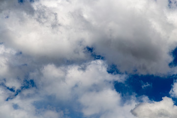 Obraz premium Beautiful clouds against blue sky as background