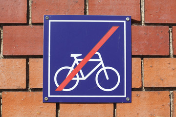 Schild Fahrrad abstellen verboten