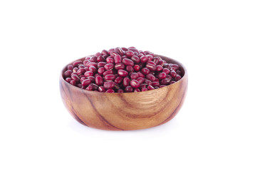 Obraz na płótnie Canvas Red bean in wooden bowl on white background