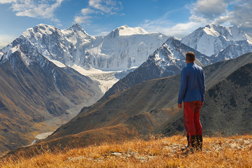 Fototapeta premium Beautiful autumn landscape, Altai mountains Russia.