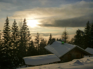 Almh&uuml;tte am Wintertag
