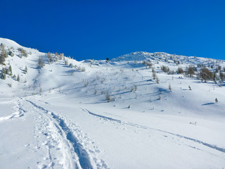 Fototapeta na wymiar Auf dem Weg zum Gipfel im Winter