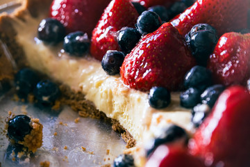 Cream Pie with Strawberries and Blueberries