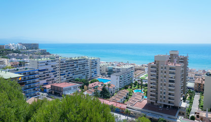 Bonita vista de la ciudad y de la costa de Torremolinos. M&aacute;laga. Espa&ntilde;a