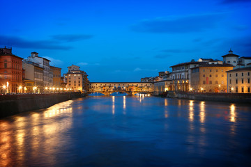 Fototapeta na wymiar Florence Ponte Vecchio at night