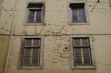 Marodes Gebäude in Lissabon