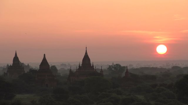 Sunrise at Bagan, myanmar