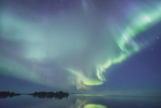 Lake reflex Aurora
