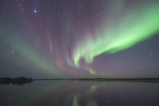 Lake reflex Aurora