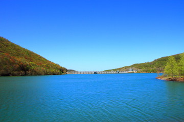 Obraz premium Asari dam and the lake Otarunai of fresh green hokkaido