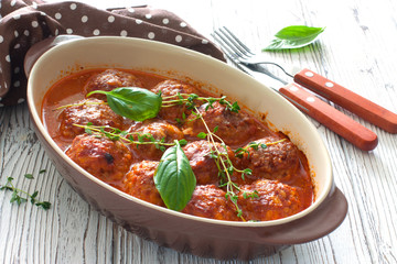 Meatballs in tomato sauce