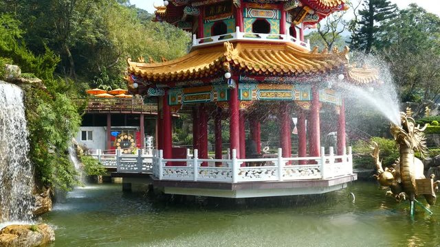Pagoda at Zhinan Temple cable car station