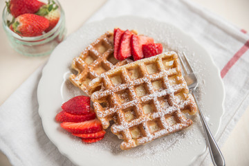 Belgische Waffeln mit Erdbeeren