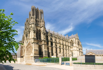 Fototapeta na wymiar Cathedral Notre-Dame de Reims, France