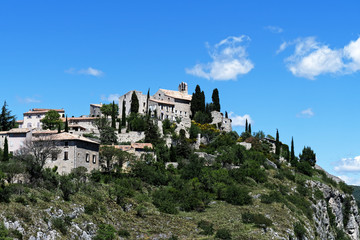 Fototapeta na wymiar Village provençal Méthamis