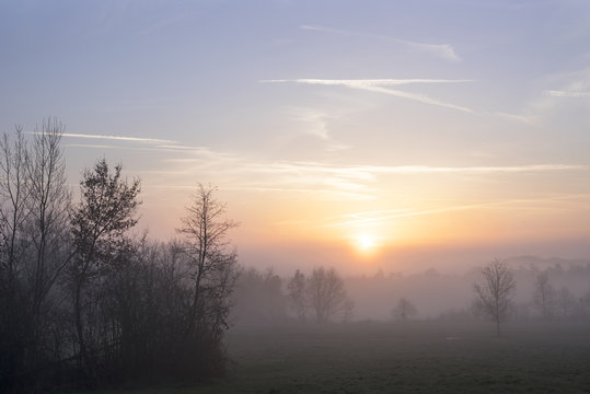 soleil levant &agrave; la campagne
