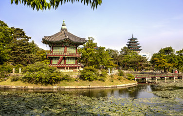 Fototapeta premium Gyeonghoeru Pavilion, Seul, Korea