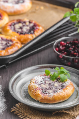 Rustic mini cake with berries and sugar crumble