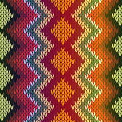 Knitting seamless multicolor pattern